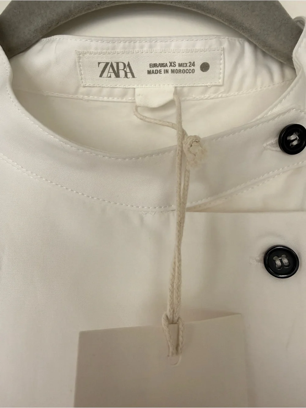 Zara White Short Puff Sleeve Button-Down Shirt with Black Buttons
